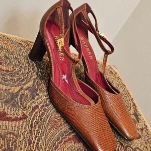 NWOT Ralph Lauren Vintage Brown Leather Heels Size 6N